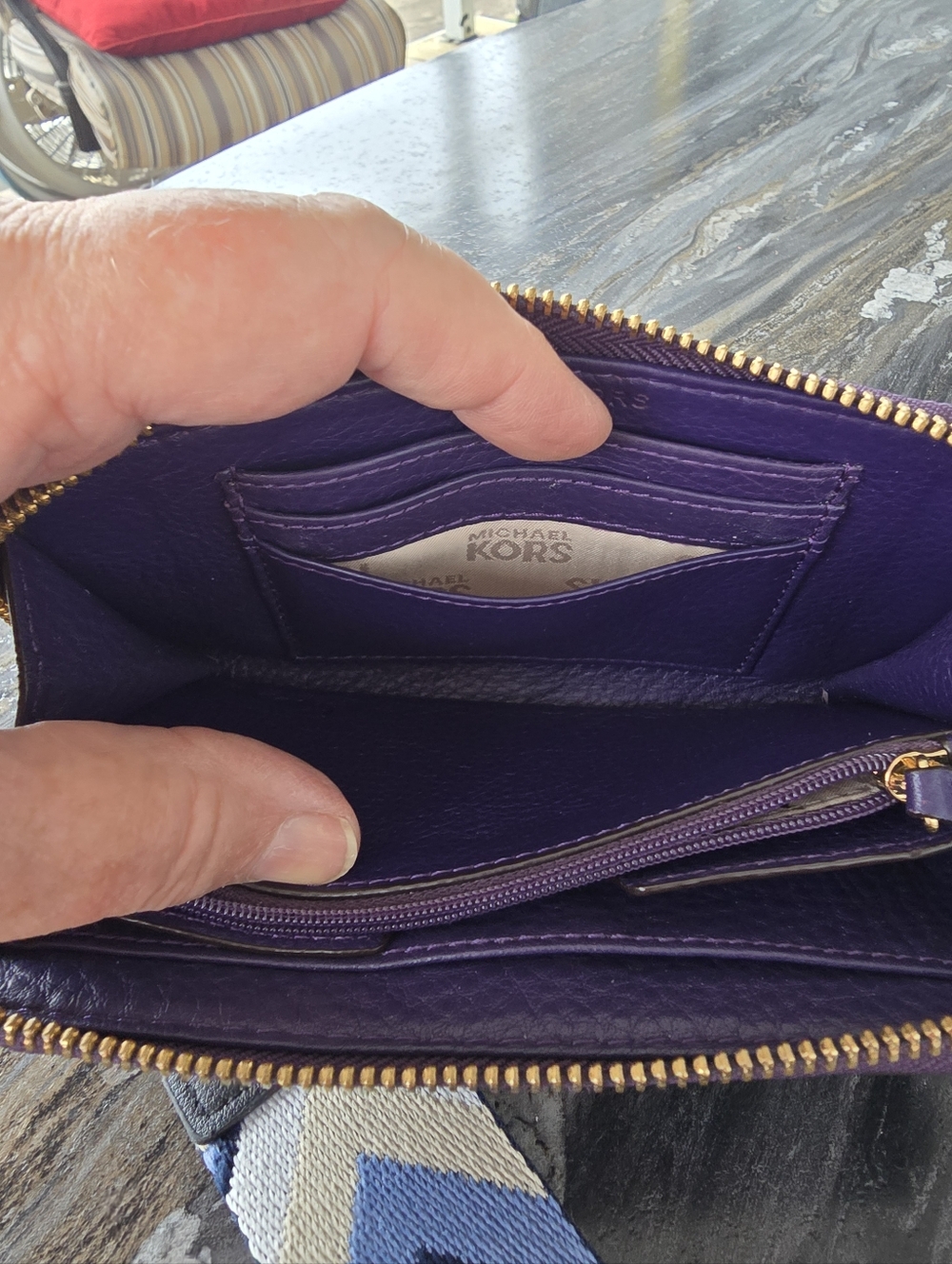 Michael Kors Purple Pebbled Leather Zip Wallet with Patterned Strap 7.25x4 EUC! - Picture 4 of 6